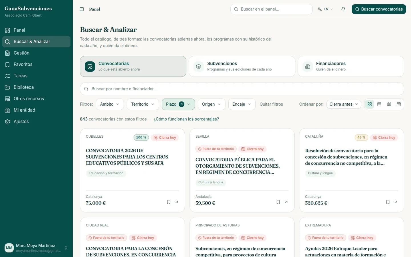 La pantalla de búsqueda con una lista de convocatorias abiertas, sus importes, fechas de cierre y porcentaje de encaje